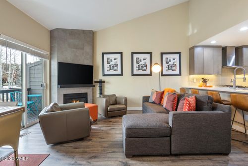 b2-1045 Edwards Village Boulevard, Edwards, CO, 81632 | Card Image