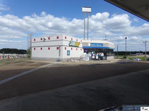 110 Woodward Ave, Ruston, LA, 71270-2351 | Card Image