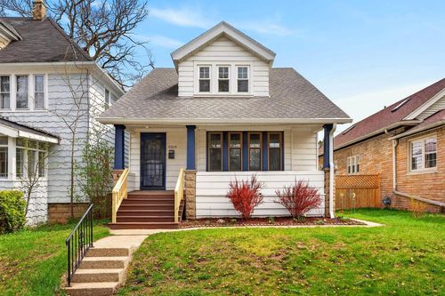 3204 S Delaware Avenue, Milwaukee, WI, 53207 | Card Image