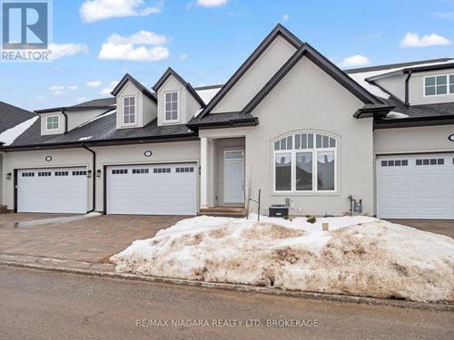 2-5 Butternut Crescent, Fort Erie (Ridgeway), ON, L0S1N0 | Card Image