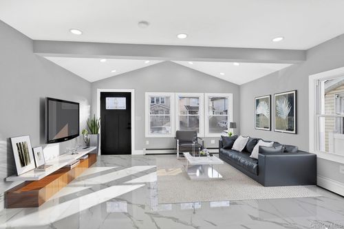 10920 221st St, Queens Village, NY, 11429-2560 | Card Image