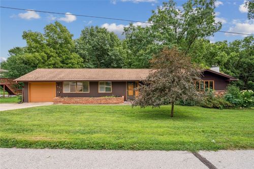 421 Pleasant View Dr Ne, Solon, IA, 52333-9075 | Card Image