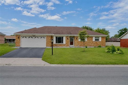 4530 Knollcroft Rd, Trotwood, OH, 45426-1937 | Card Image
