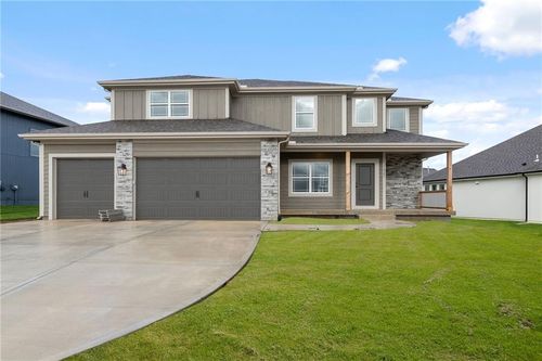 17132 W 164th Ter, Olathe, KS, 66062-7812 | Card Image