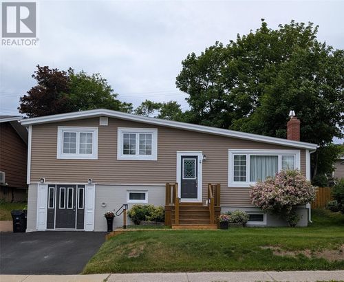 4 Macpherson Ave, Saint Johns, NL, A1B2B9 | Card Image