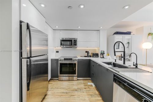 708-111 E Flagler St, Miami, FL, 33131-1108 | Card Image