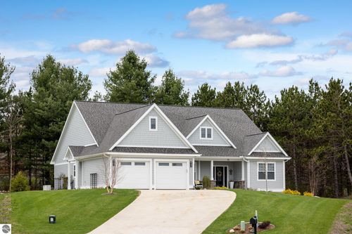 176 Vineyard Ridge Dr, Traverse City, MI, 49686-1892 | Card Image