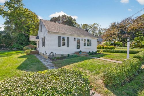 43 Grandview Ave, Fairhaven, MA, 02719-2311 | Card Image