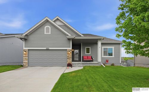 7513 N 90th Street, Omaha, NE, 68122 | Card Image