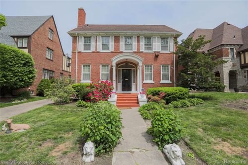 18244 Parkside St, Detroit, MI, 48221-2727 | Card Image