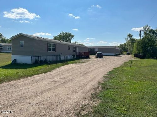 305 2nd Avenue W, Alexander, ND, 58831 | Card Image