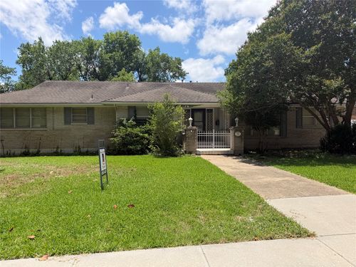 804 Carroll Dr, Garland, TX, 75041-4421 | Card Image