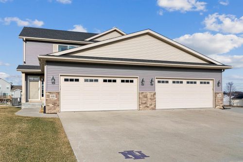 4106 Mourning Dove Dr, Waterloo, IA, 50702-6106 | Card Image