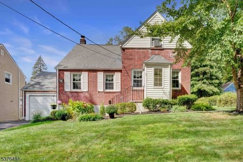 34 Mount Pleasant Pkwy, Livingston, NJ, 07039-2821 | Card Image
