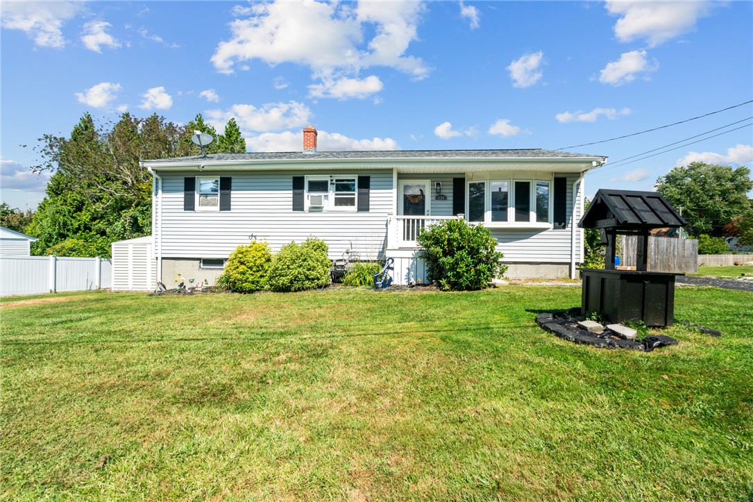 Robert Gray Ave, Tiverton, RI 02878