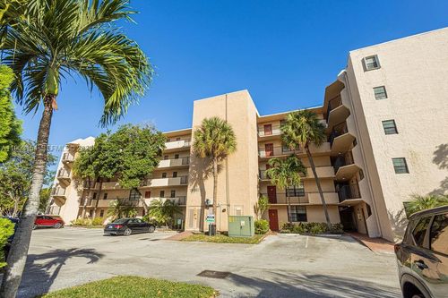 apt-305-3450 Blue Lake Dr, Pompano Beach, FL, 33064-2027 | Card Image