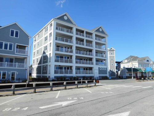 3-377 Ocean Boulevard, Hampton, NH, 03842 | Card Image