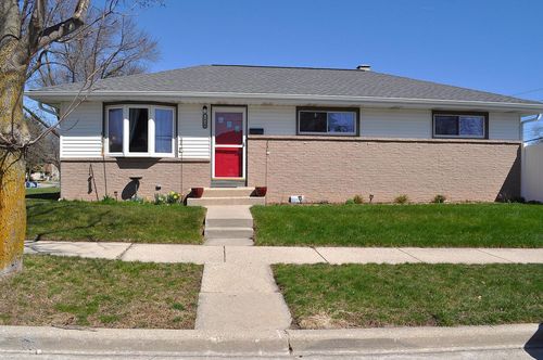 1930 W Carrington Avenue, Milwaukee, WI, 53221 | Card Image