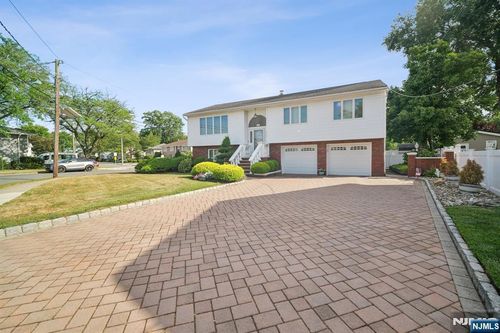 23 Robby Rd, Little Ferry, NJ, 07643-1713 | Card Image
