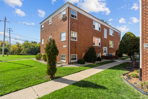 2330 S 17th Ave, North Riverside, IL, 60546-1066 | Card Image