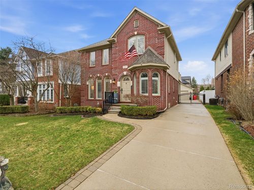 307 Taylor Ave, Rochester, MI, 48307-1847 | Card Image