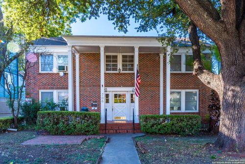 3-706 W French Pl, San Antonio, TX, 78212-3638 | Card Image
