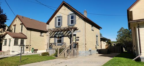 631 12th Ave, Hanover, ON, N4N2V5 | Card Image