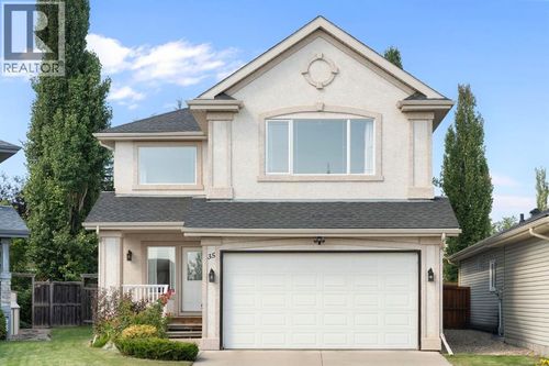 35 Valley Stream Manor Nw, Calgary, AB, T3B5W9 | Card Image