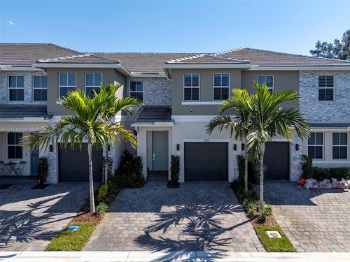 283 Sw 169th Ln, Pembroke Pines, FL, 33027-1177 | Card Image