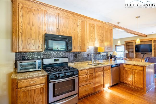 200 Bp Tree Farm Ln, House other with 3 bedrooms, 3 bathrooms and null parking in Sparta NC | Image 11