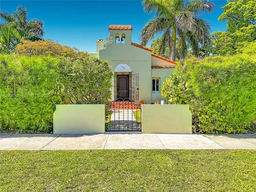 1029 Harrison St, Hollywood, FL, 33019-1624 | Card Image