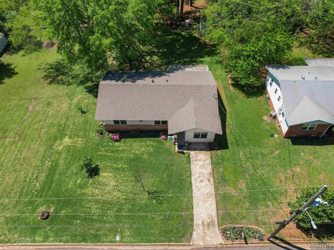 207 Katherine Dr, House other with 3 bedrooms, 2 bathrooms and null parking in Daingerfield TX | Image 25