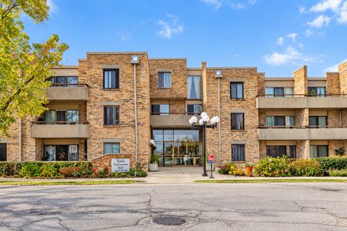 215b-1926 Prairie Sq, Schaumburg, IL, 60173-4129 | Card Image