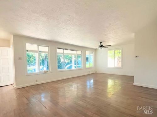 921 Naify Lane, Santa Rosa, CA, 95407 | Card Image
