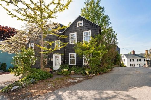 29 & 31 Circle St, Marblehead, MA, 01945-3543 | Card Image