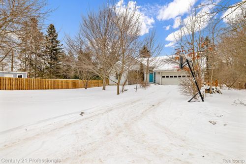 132 Florence St, Lake Orion, MI, 48362-3234 | Card Image