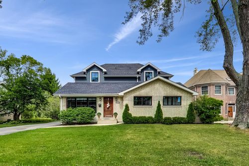 2824 Central Rd, Glenview, IL, 60025-4136 | Card Image