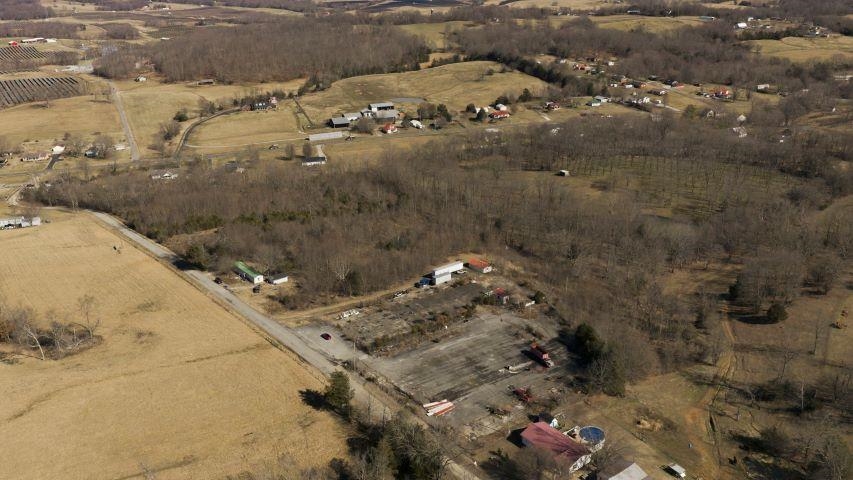 272 Hilltop View Rd, Summer Shade, KY 42166