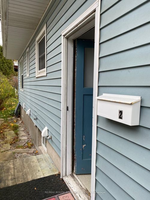 200 Trent St E, Whitby, ON, L1N1L6 | Card Image