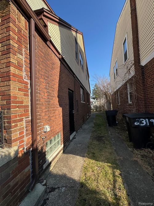 2319 Kendall St, Detroit, MI, 48238-2938 | Card Image