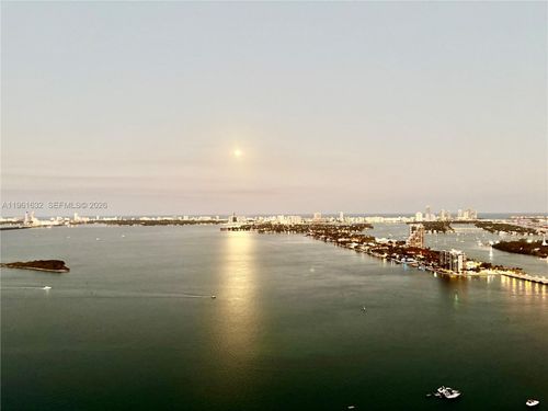 apt-4209-1800 N Bayshore Dr, Miami, FL, 33132-3235 | Card Image