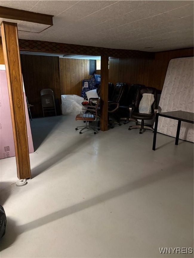 Finished basement | Image 12