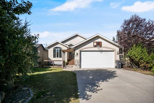 211 Lineham Acres Close Nw, High River, AB, T1V1W6 | Card Image