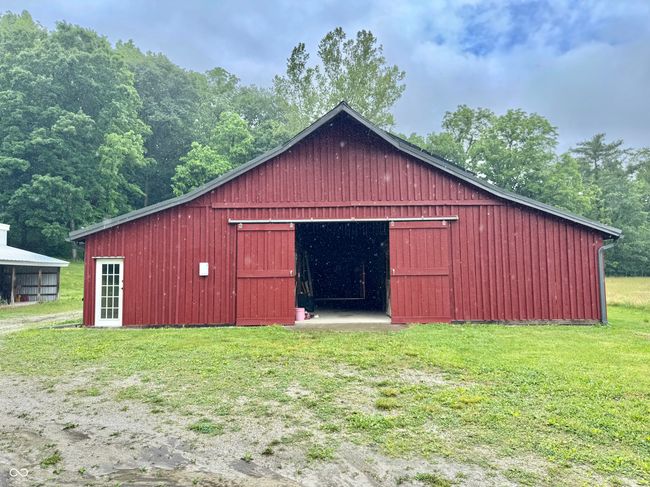 view of outbuilding | Image 37