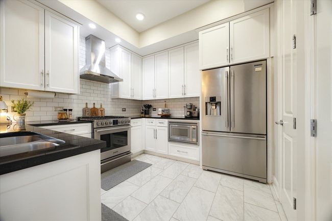 APT-1104 - 717 S Riverside Dr, Condo with 2 bedrooms, 2 bathrooms and null parking in Memphis TN | Image 4