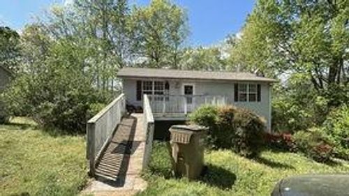5210 Sawnee Ln, Gainesville, GA, 30506-3827 | Card Image