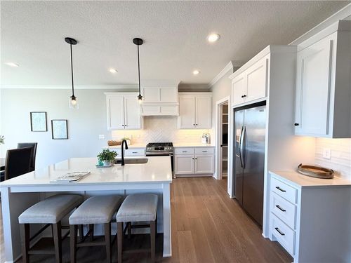 25039 W 94th Ter, Lenexa, KS, 66227-7388 | Card Image