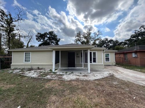 7918 Woodlyn Rd, Houston, TX, 77028-1946 | Card Image