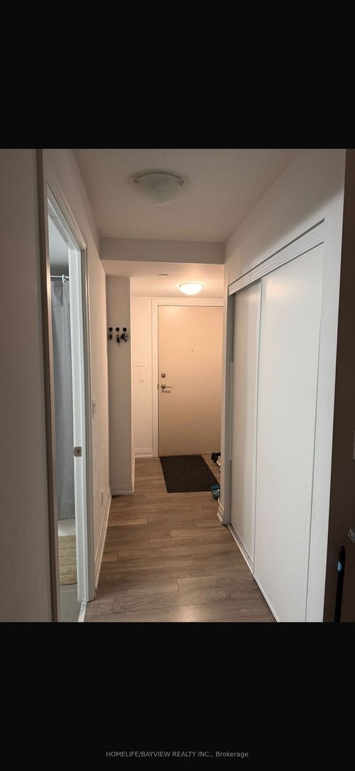 221-20 Meadowglen Pl, Toronto, ON, M1G0A9 | Card Image