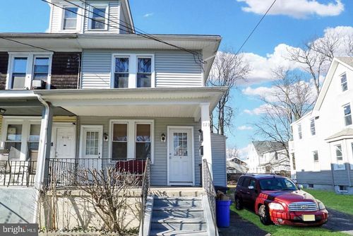 121 Chestnut Ave, Oaklyn, NJ, 08107-2207 | Card Image